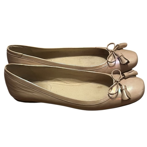 Stuart Weitzman Women's Tan Iridescent Leather Ballet Flats - Picture 3 of 11